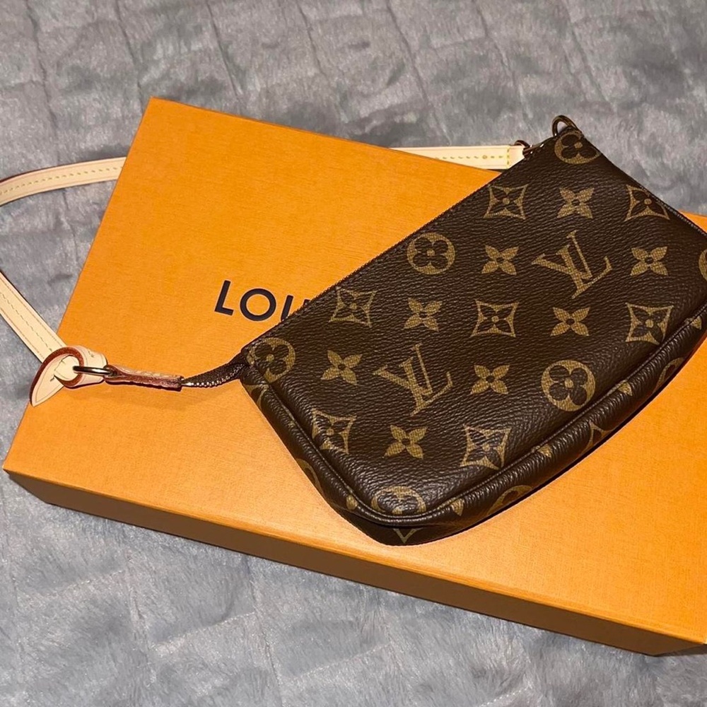 Louis Vuitton Pochette